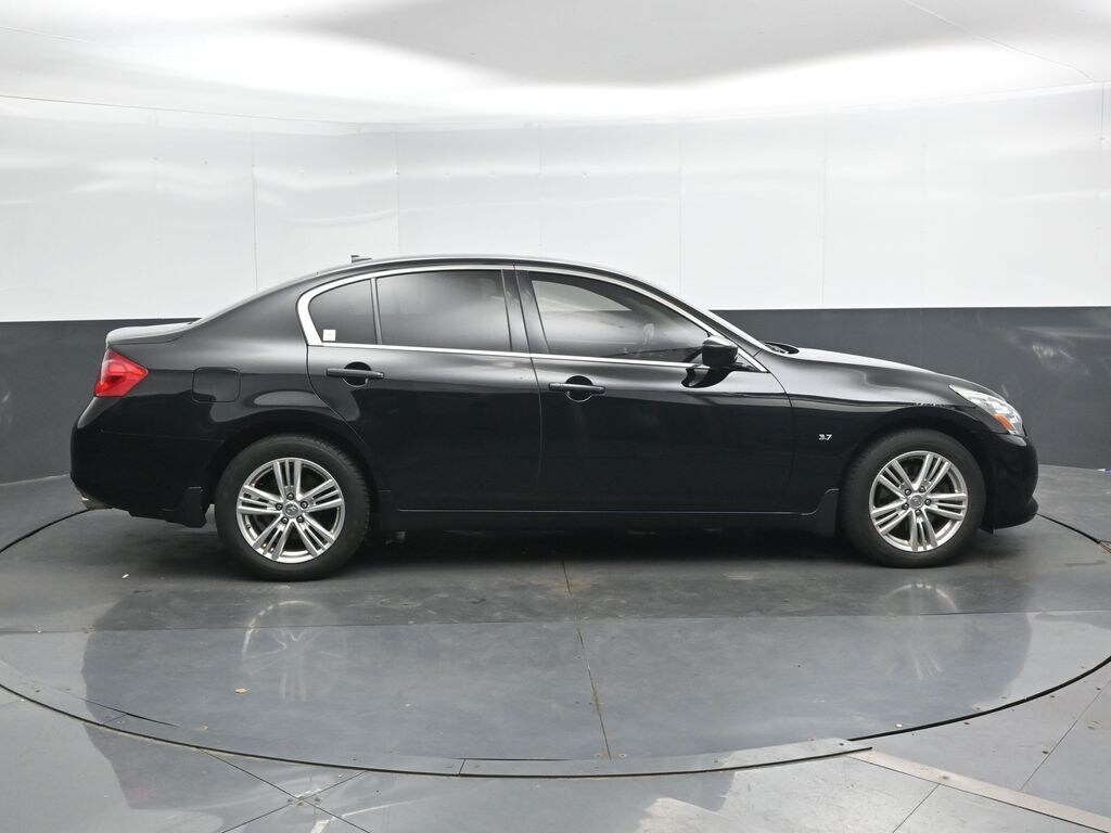 Used 2015 INFINITI Q40 3.7 Sedan