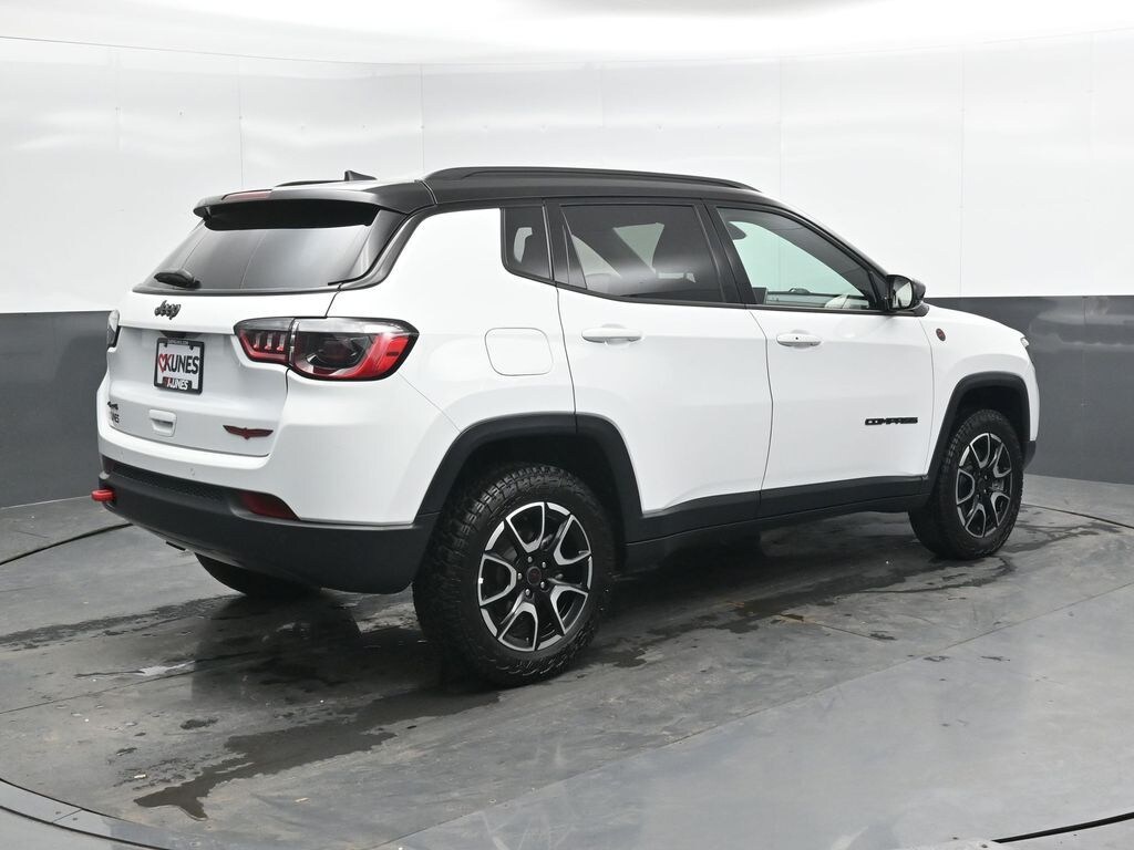 Used 2025 Jeep Compass Trailhawk SUV