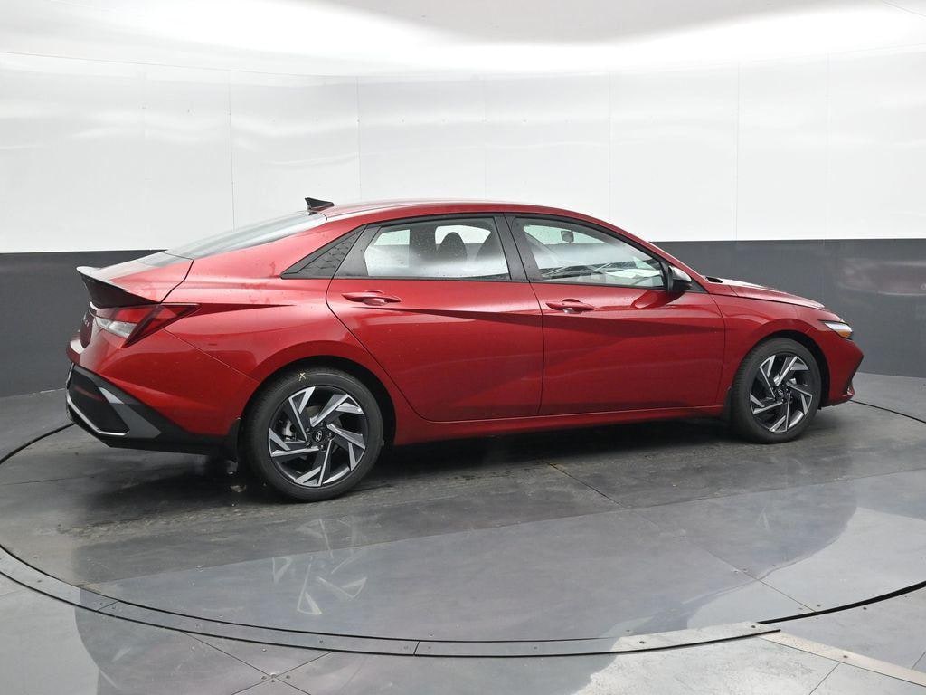 New 2025 Hyundai Elantra SEL Sport Sedan