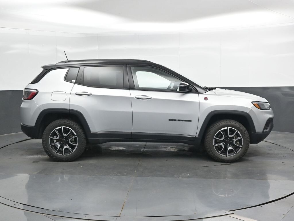 Used 2025 Jeep Compass Trailhawk SUV
