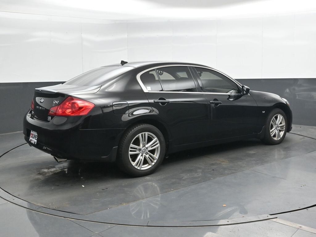 Used 2015 INFINITI Q40 3.7 Sedan
