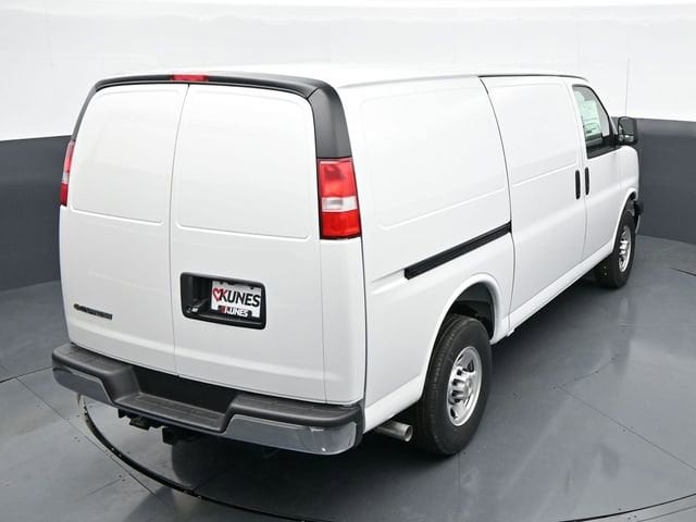 2026 Chevrolet Express Cargo Work Van - Photo 22