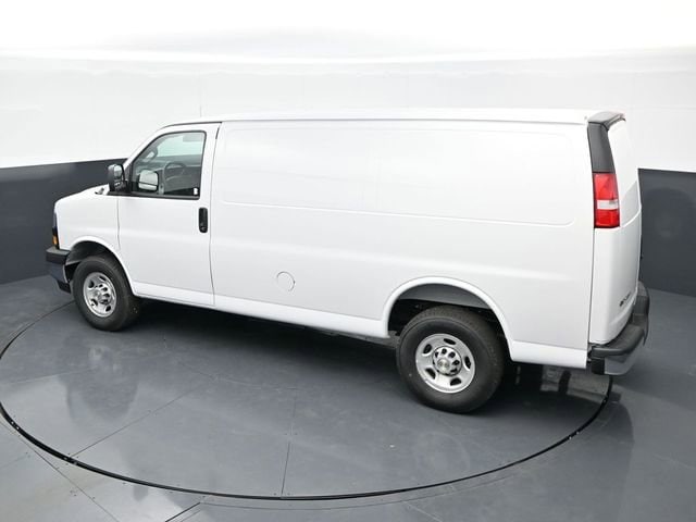 2026 Chevrolet Express Cargo Work Van - Photo 28
