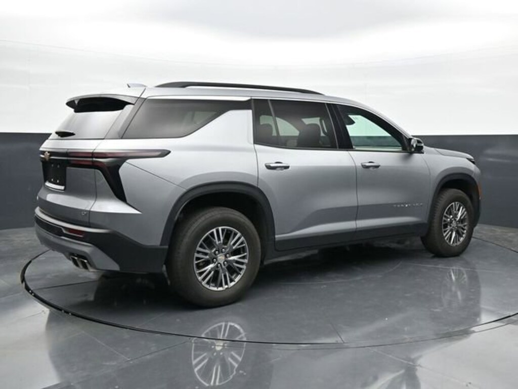 Used 2024 Chevrolet Traverse LT SUV