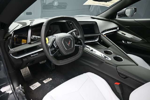 2027 Chevrolet Corvette 1LT - Photo 18