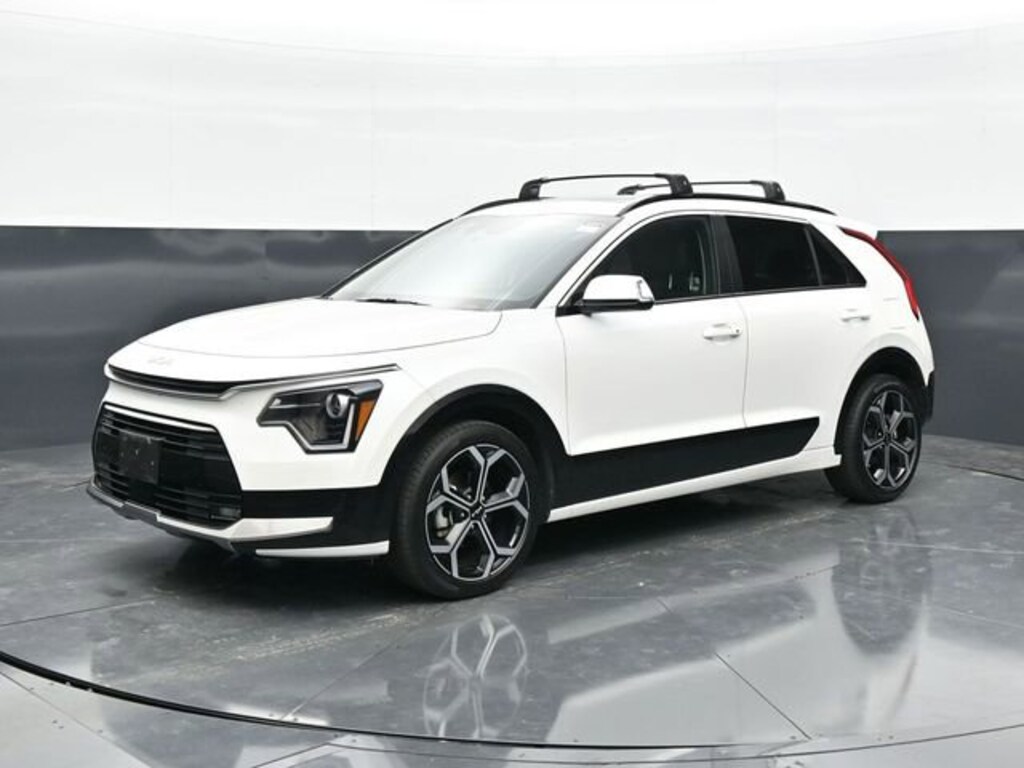 Used 2023 Kia Niro EX Touring