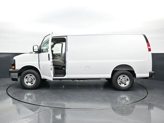 2026 Chevrolet Express Cargo Work Van - Photo 41
