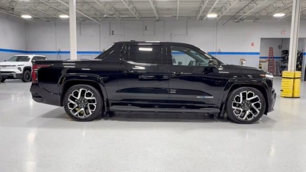 New 2025 Chevrolet Silverado EV RST - Max Range Truck