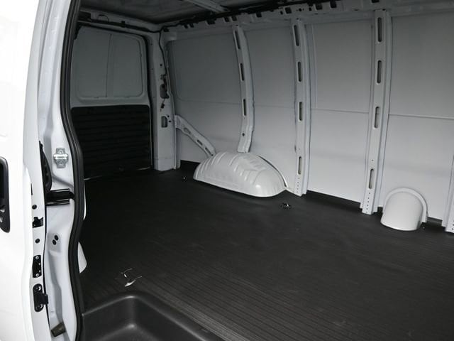 2026 Chevrolet Express Cargo Work Van - Photo 18