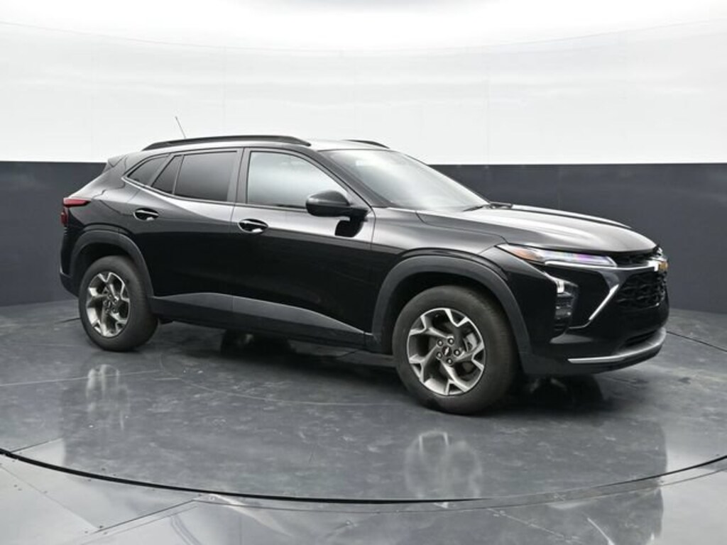 Used 2025 Chevrolet Trax LT SUV