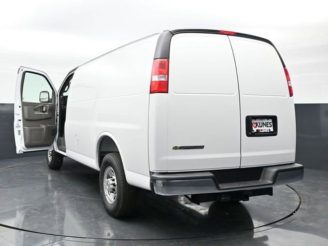 2026 Chevrolet Express Cargo Work Van - Photo 39