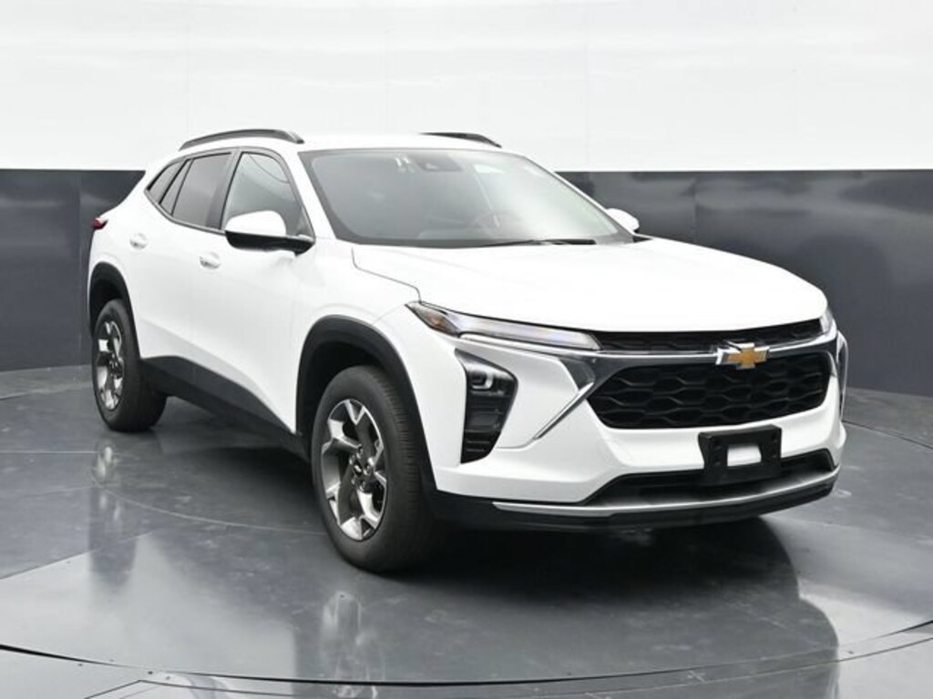 Used 2025 Chevrolet Trax LT SUV