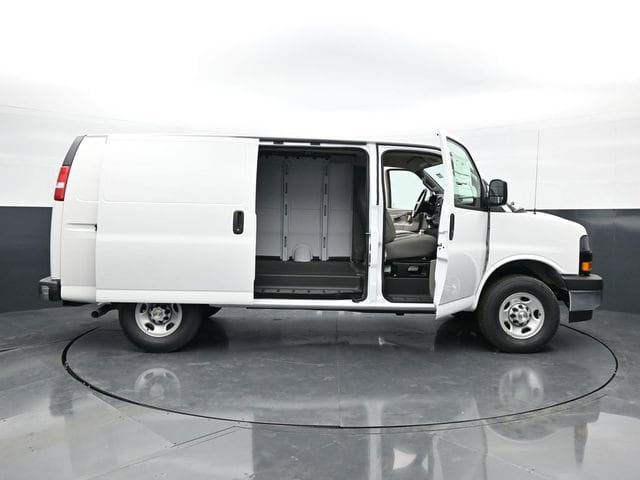 2026 Chevrolet Express Cargo Work Van - Photo 40