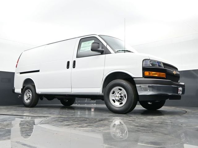 2026 Chevrolet Express Cargo Work Van - Photo 32