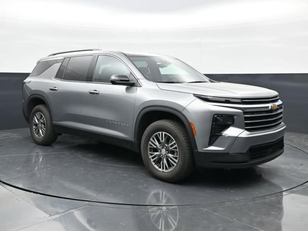 Used 2024 Chevrolet Traverse LT SUV
