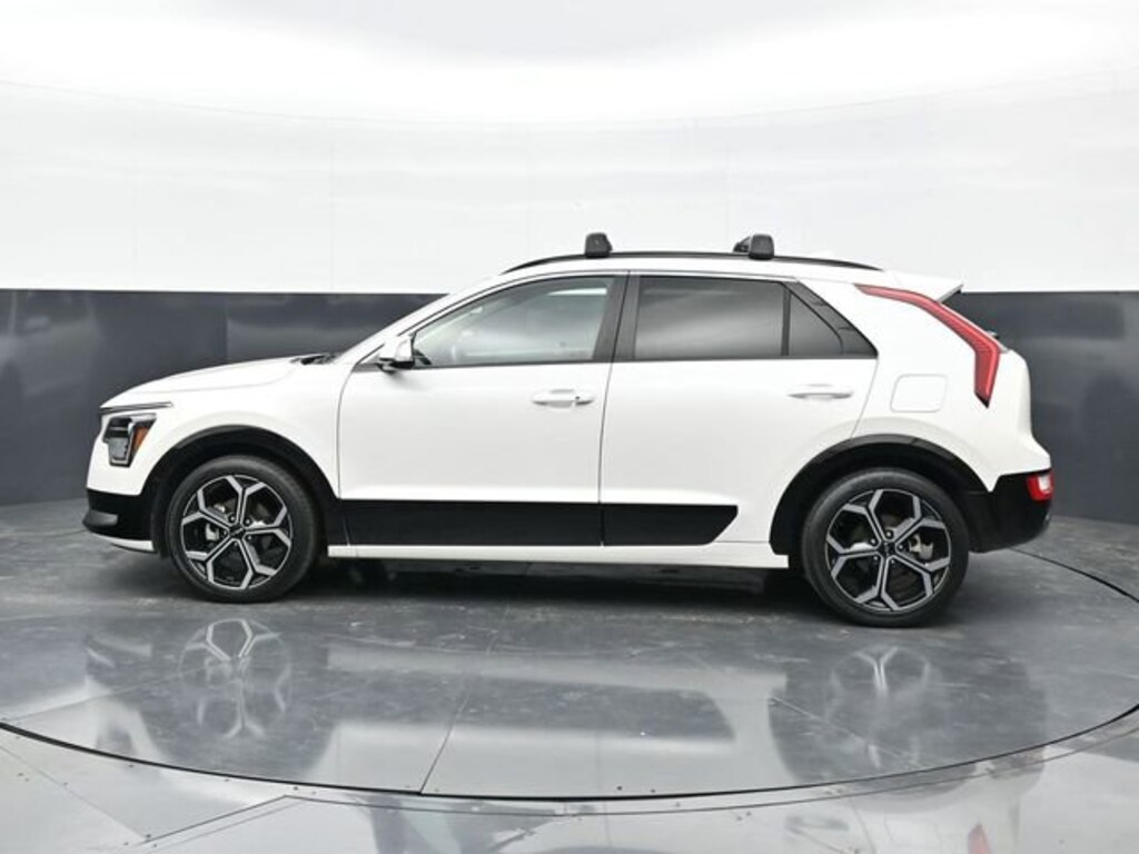 Used 2023 Kia Niro EX Touring