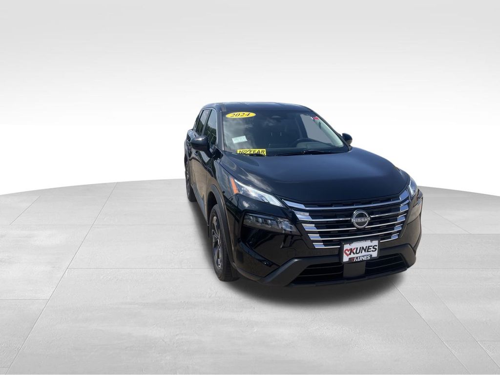 2024 Nissan Rogue SV photo 2