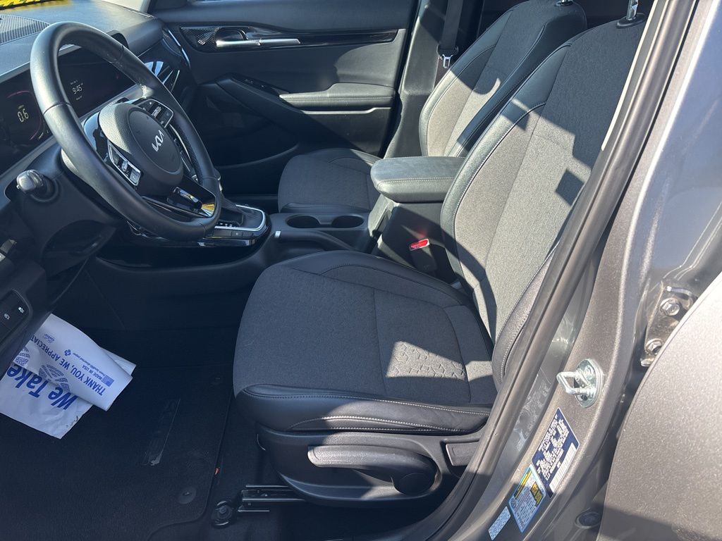 2025 Kia Seltos S - Photo 19