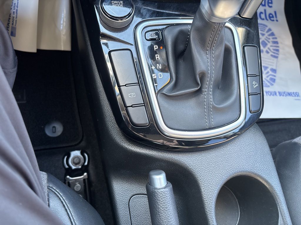2025 Kia Seltos S - Photo 29