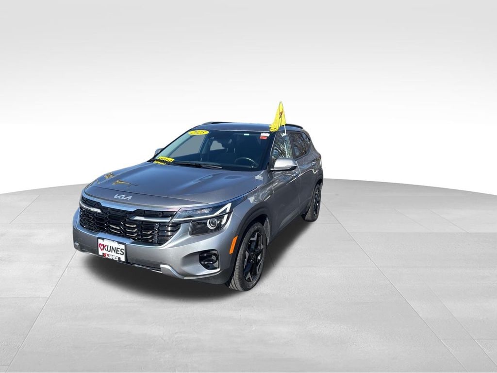 2025 Kia Seltos S - Photo 11