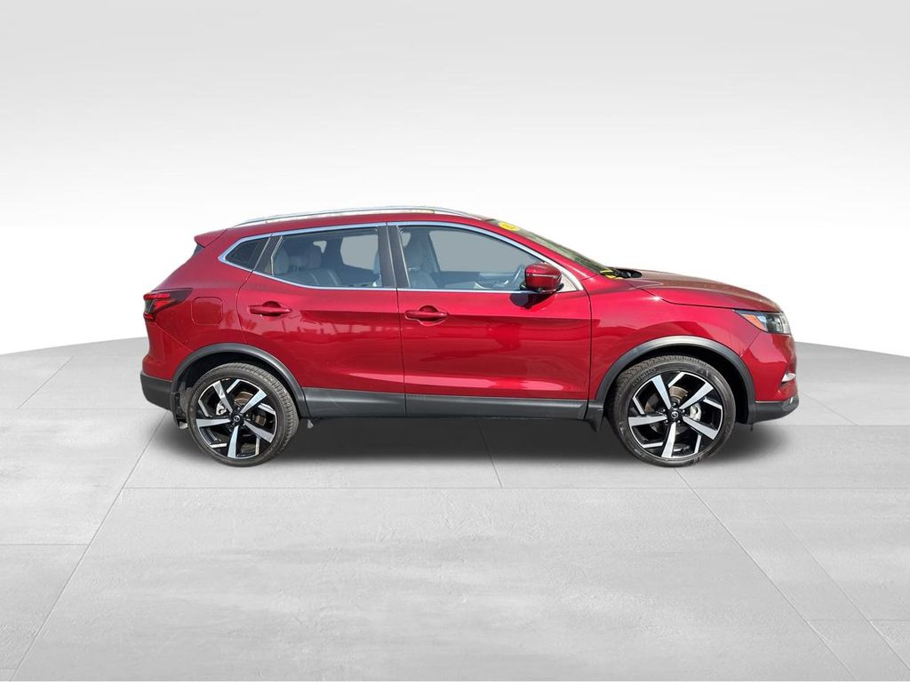 2022 Nissan Rogue Sport SL photo 2