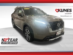 2025 Nissan Pathfinder Platinum SUV