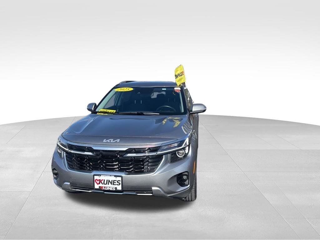 2025 Kia Seltos S - Photo 12