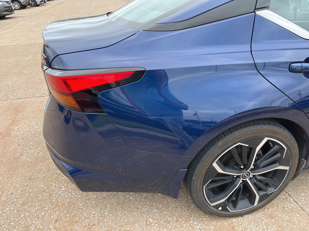 2024 Nissan Altima 2.5 SR photo 3