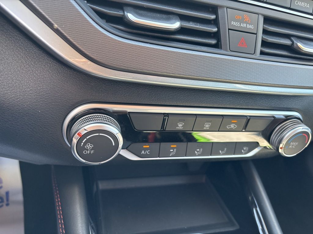 2025 Nissan Altima SR - Photo 18