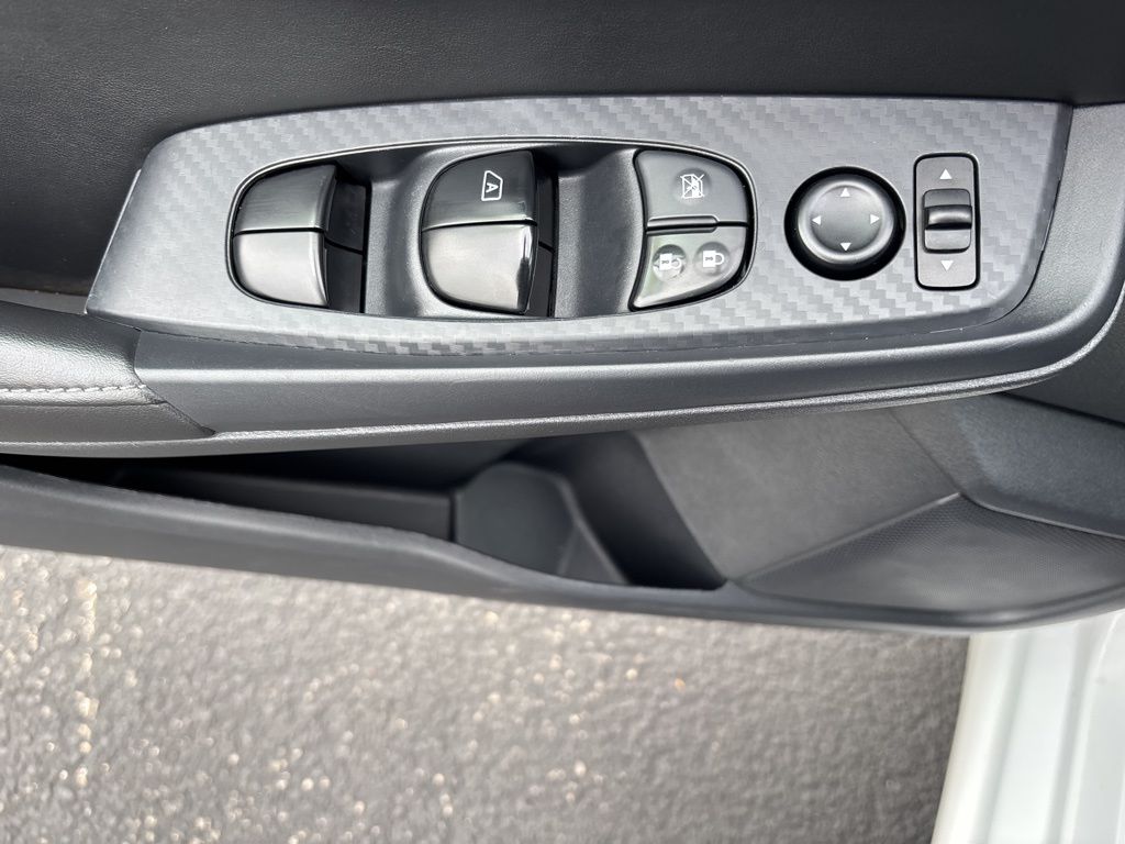 2024 Nissan Sentra SV - Photo 12