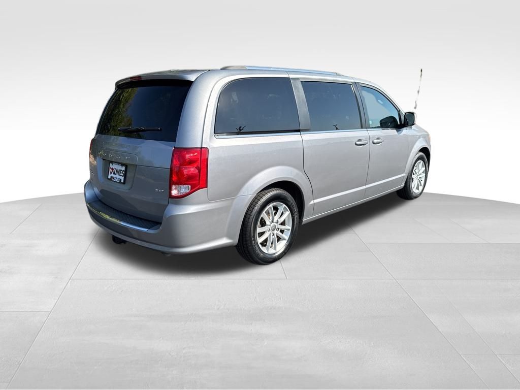 2020 Dodge Grand Caravan SXT photo 2