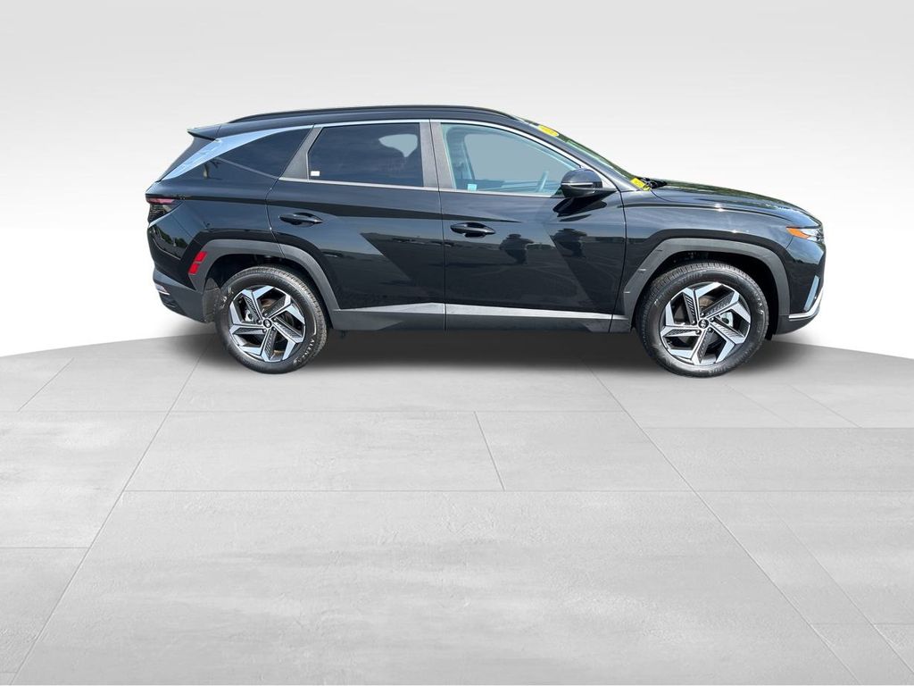 2022 Hyundai Tucson SEL Convenience photo 2