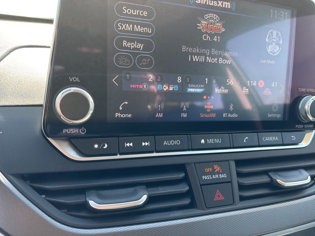 2025 Nissan Altima SR - Photo 16