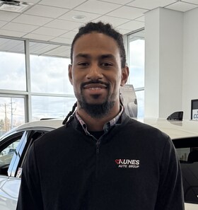 Staff member Demetrius Morrow from 0ed621021bc2