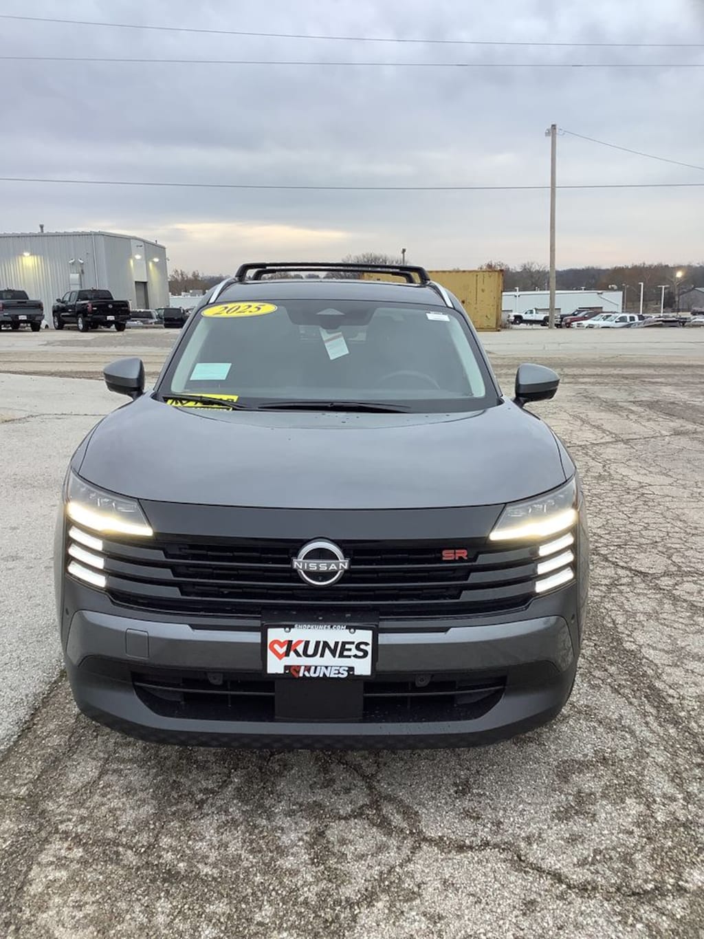 New 2025 Nissan Kicks SR SUV