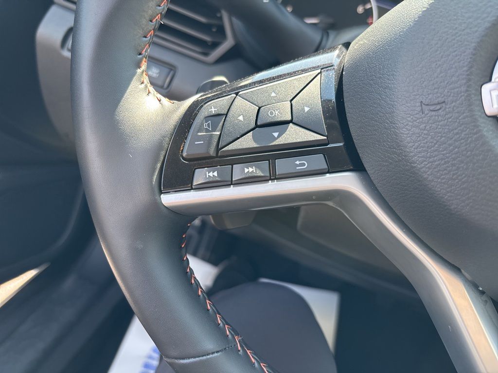 2025 Nissan Altima SR - Photo 15