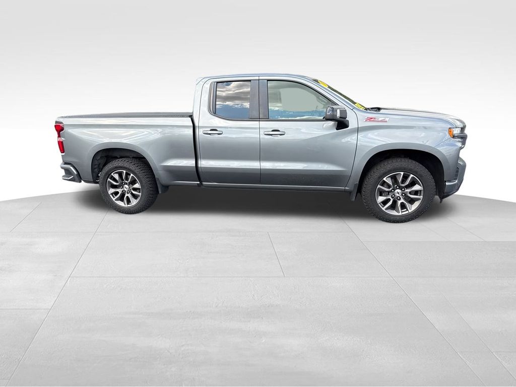 2019 Chevrolet Silverado 1500 RST photo 2