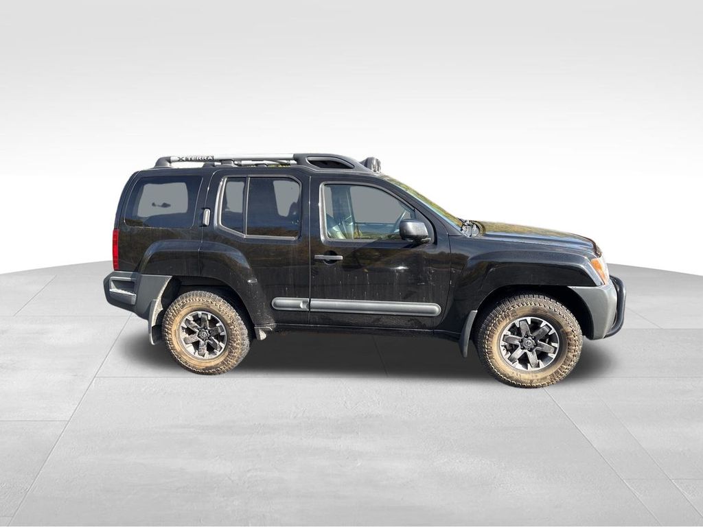 2014 Nissan Xterra PRO-4X photo 2