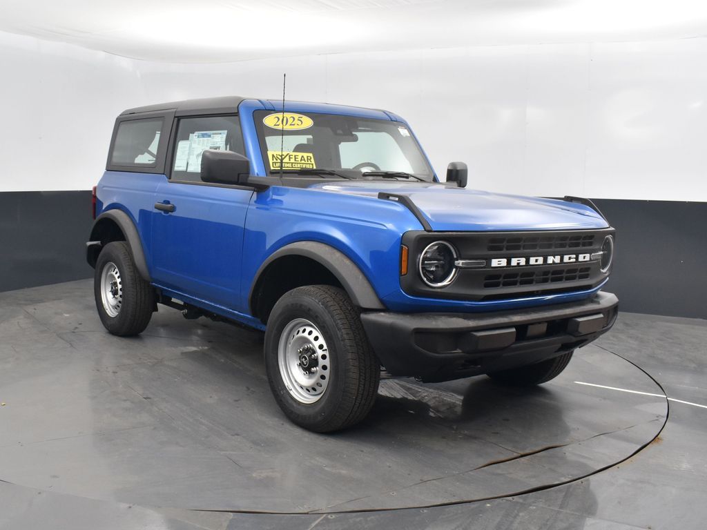 2025 Ford Bronco Base photo 4