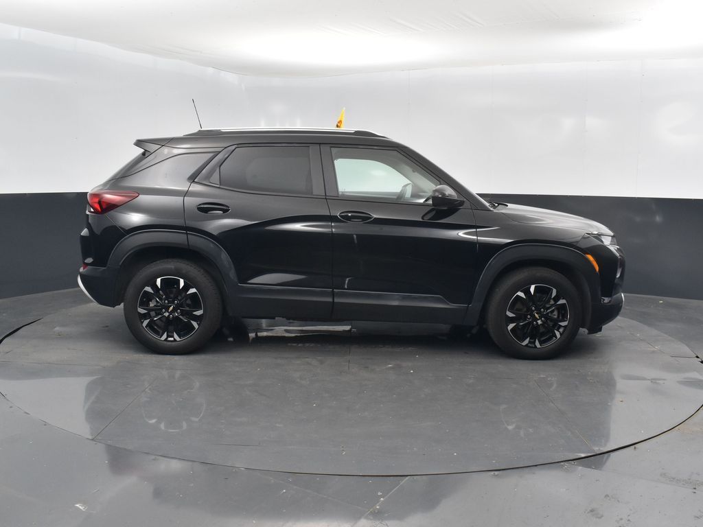 2023 Chevrolet Trailblazer LT photo 3