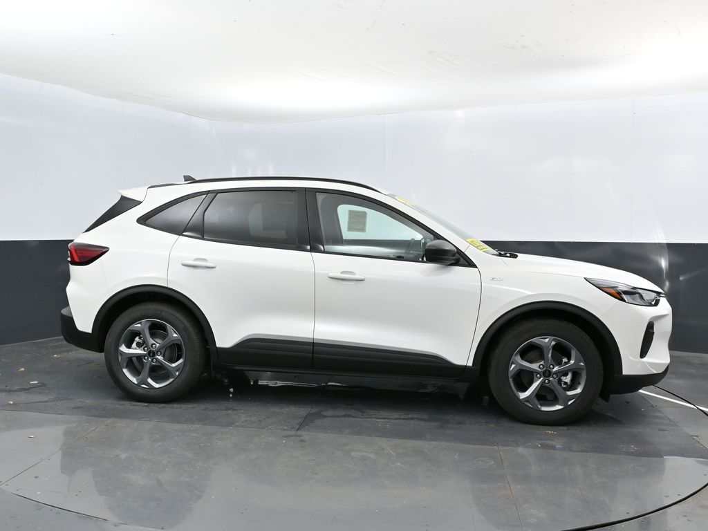 2025 Ford Escape ST-Line photo 3