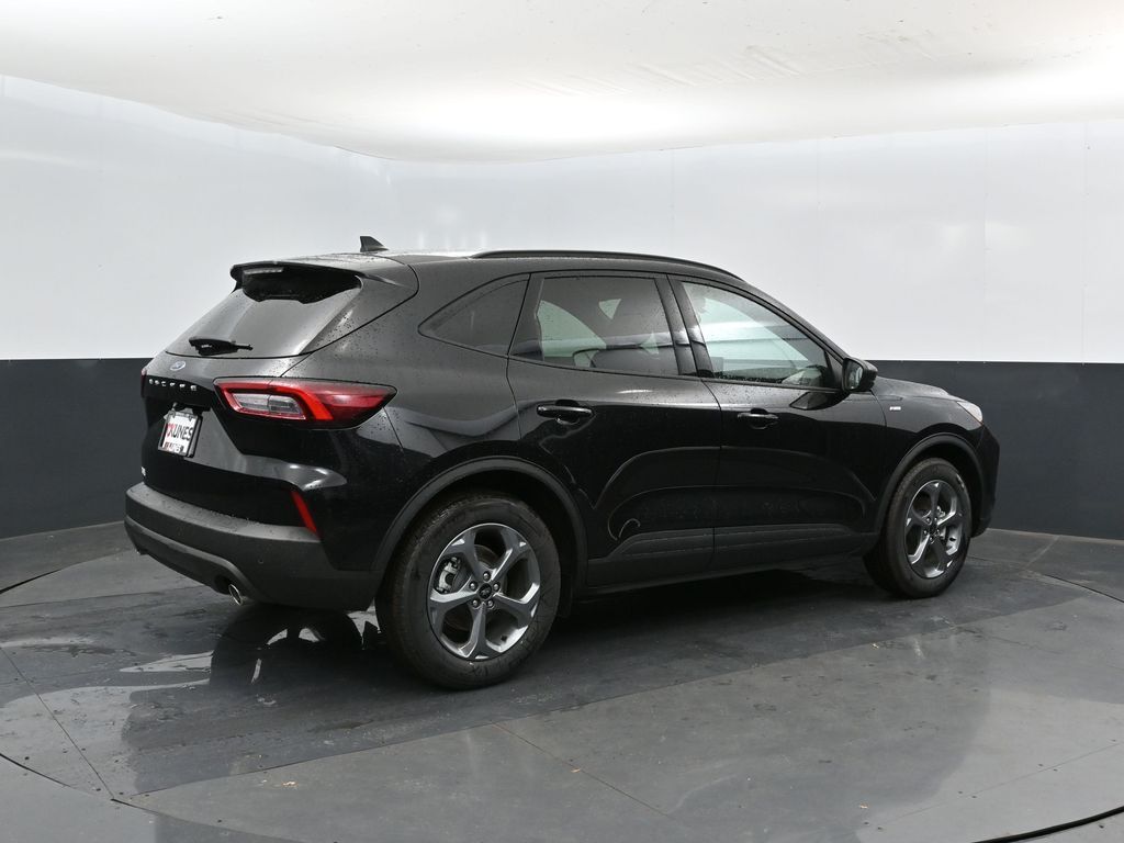 2025 Ford Escape ST-Line photo 2
