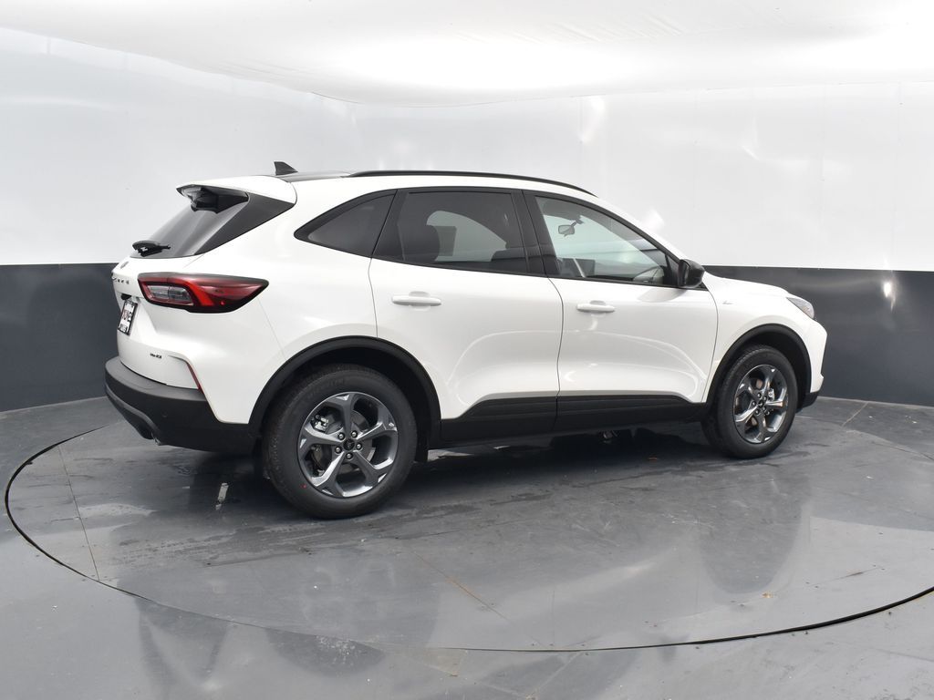 2025 Ford Escape ST-Line photo 2