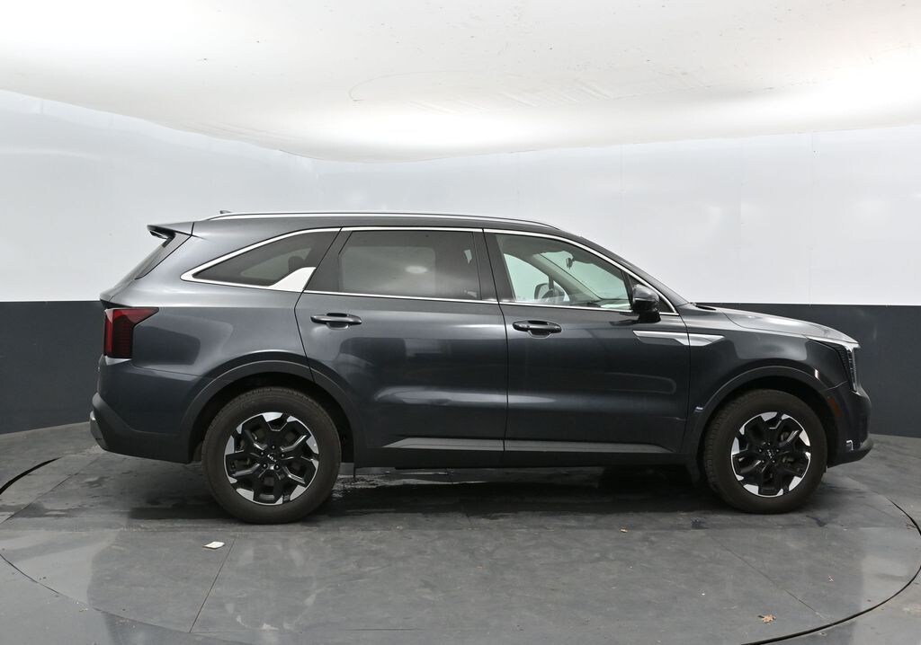 Used 2024 Kia Sorento S SUV