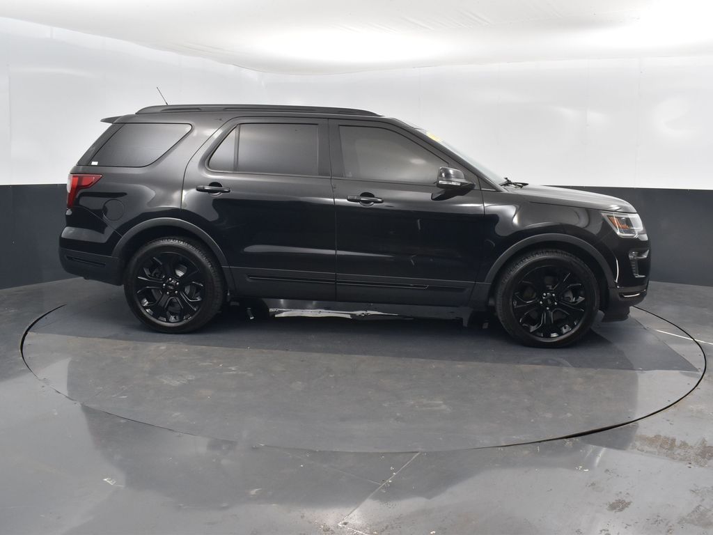 2019 Ford Explorer Sport photo 2