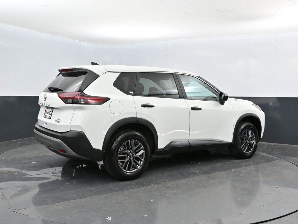 2023 Nissan Rogue S photo 2