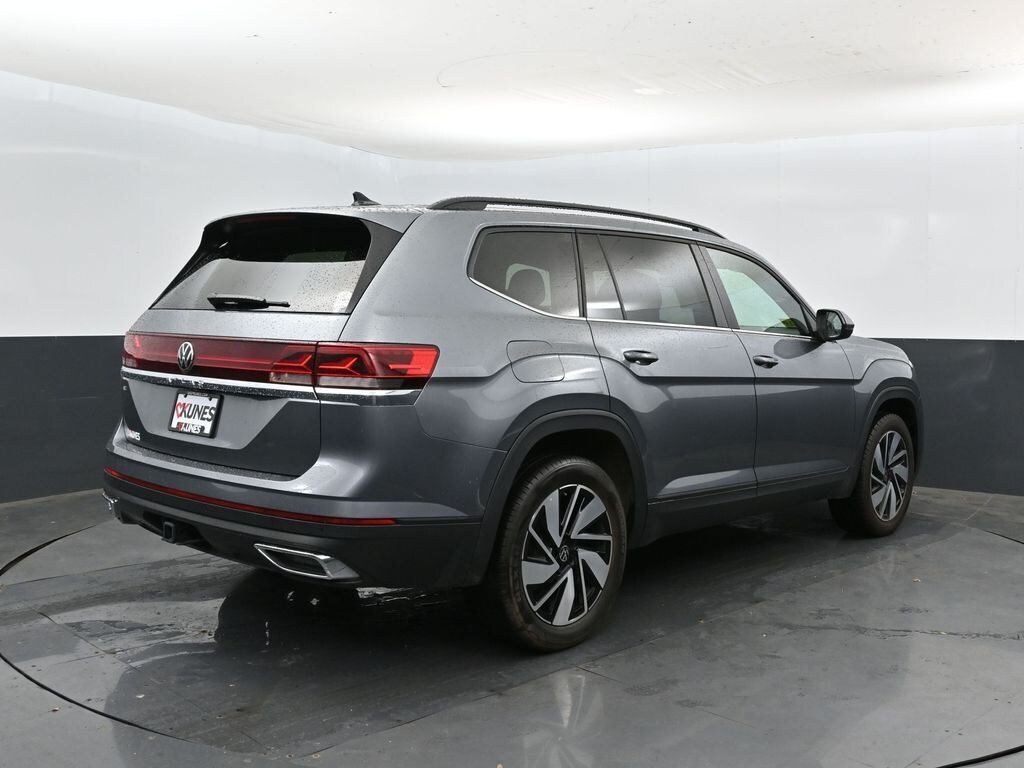 Used 2025 Volkswagen Atlas 2.0T SE w/Technology SUV