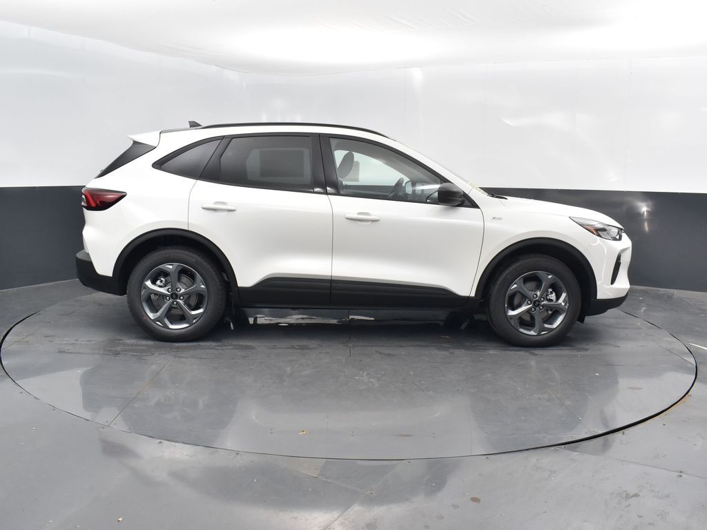 2025 Ford Escape ST-Line photo 3