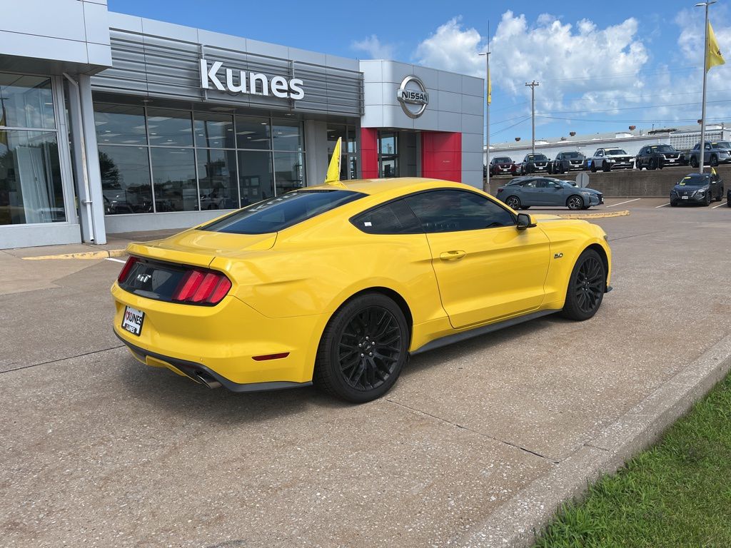 2017 Ford Mustang GT Premium photo 3