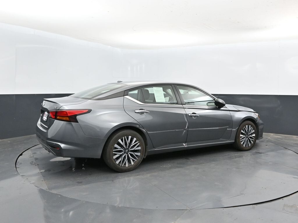 Used 2024 Nissan Altima 2.5 SV Sedan